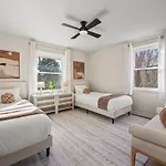 Cozy Ranch Retreat-large Deck & Yard-10 Mins To Downtown * Nashville