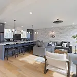 The Ashford - Brand New Gem Walk To Weho Holiday home Nashville