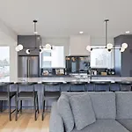 The Ashford - Brand New Gem Walk To Weho *