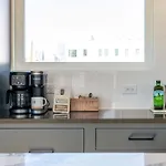 The Linden - Rooftop Views Refined Design New