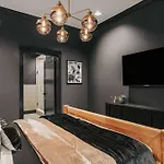 Starr Piano - Highball And Bellamy - 8 Bedroom