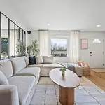 Cozy Ranch Retreat-large Deck & Yard-10 Mins To Downtown Holiday home *