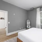 Sleeps 16 Two Side By Side Only 3 Miles Broadway Nashville