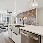 New Nash Modern Luxurious Space W Rooftop Views * Nashville