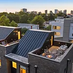 Holiday home The Elmwood - Brand New Rooftop Lounge W Firepit