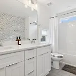 New Nash Modern Luxurious Space W Rooftop Views *