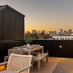 The Chestnut - Brand New Rooftop Skyline Views