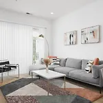 Sleeps 16 Two Side By Side Only 3 Miles Broadway Holiday home Nashville