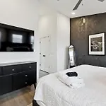 New Nash Modern Luxurious Space W Rooftop Views Nashville