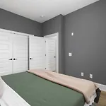 Sleeps 16 Two Side By Side Only 3 Miles Broadway *