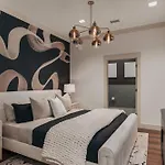 Starr Piano - Highball And Bellamy - 8 Bedroom *