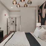Starr Piano - Highball And Bellamy - 8 Bedroom *