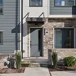 New Nash Modern Luxurious Space W Rooftop Views