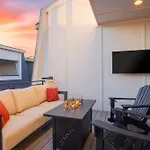 Printer's Alley Vibes Rooftop Fire Deck Karaoke Holiday home *