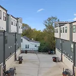 New Nash Modern Luxurious Space W Rooftop Views *