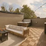 Getaway Rooftop Views & Modern Comfort Apartment