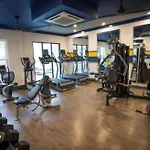 The Nash Luxe, Pool, Gym, Nightlife!