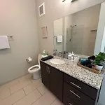 -new-the Nash Luxe, Pool, Gym, Nightlife! Nashville