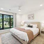 Getaway Rooftop Views & Modern Comfort