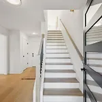 Getaway Rooftop Views & Modern Comfort