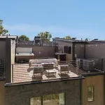 Nashville Getaway Rooftop Views & Modern Comfort