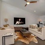 Cultured Coach - Music Row - Mins To Downtown * Nashville