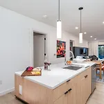 Holiday home Hyve-retro Modern-full Gym-walk To Broadway *