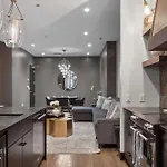 French's Luxury - Steps From Broadway Holiday home *
