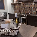 French's Luxury - Steps From Broadway Nashville