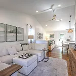 Holiday home Dream Sylvan Park 4 Bed 3 Bath, Lush Outdoor Area *