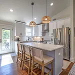 Holiday home Dream Sylvan Park 4 Bed 3 Bath, Lush Outdoor Area *