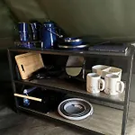 Spacious Equipped Bell Tent With Deck, Fire Pit And Picnic Space In Tennessee