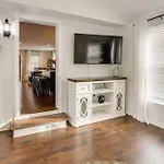 Holiday home Backyard Retreat! Extended In *
