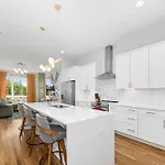 Stylish 4br - Rooftop Deck Near Downtown * Nashville