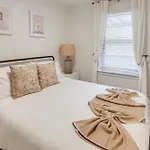 Holiday home Backyard Retreat! Extended In *