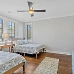 New! Luxury Holiday home Nashville