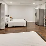 Holiday home Backyard Retreat! Extended In *