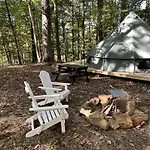 Spacious Equipped Bell Tent With Deck, Fire Pit And Picnic Space In Tennessee Nashville
