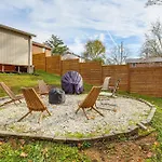 Backyard Retreat! Extended In Holiday home