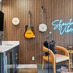 Showboat Vibes Murals Karaoke Stage Free Parking Nashville