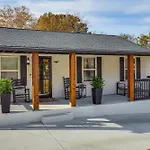 Backyard Retreat! Extended In