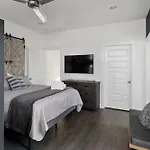 Holiday home 10m To Dt-hottub/pool Tb/karaoke -johnny Cash Hm *
