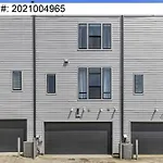 Brand New City Views Karaoke Room Near Downtown