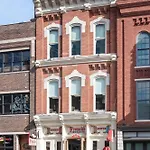 French's Luxury - Steps From Broadway *