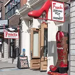 French's Luxury - Steps From Broadway