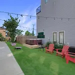 10m To Dt-hottub/pool Tb/karaoke -johnny Cash Hm Holiday home