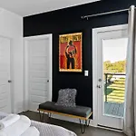 10m To Dt-hottub/pool Tb/karaoke -johnny Cash Hm Holiday home Nashville