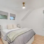 Modern 12 South Loft Walk To Shops Eats & Coffee