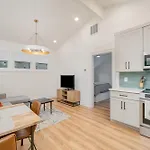 Apartment Modern 12 South Loft Walk To Shops Eats & Coffee *