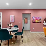 Walk To Broadway- Pool & Cabanas-luxury Apartment Nashville